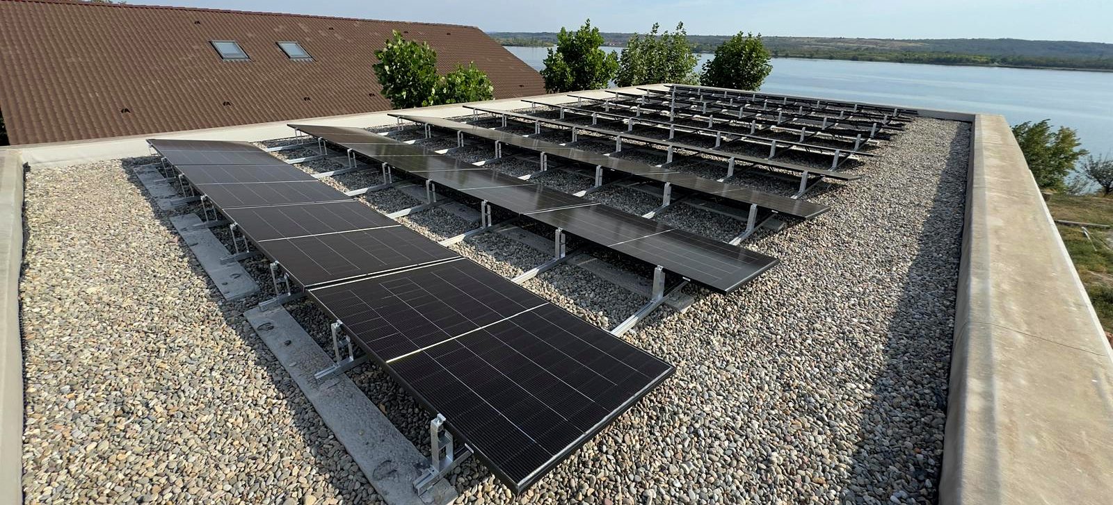 Sistem fotovoltaic rezidențial montat pe acoperiș
