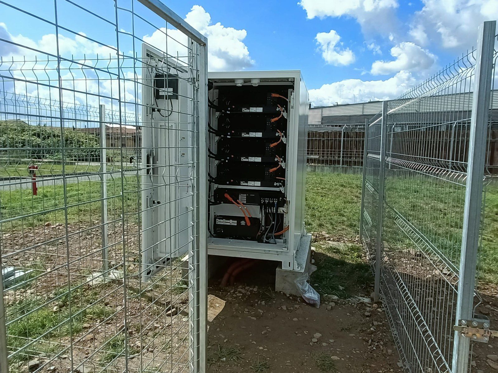 Sistem de stocare a energiei BESS